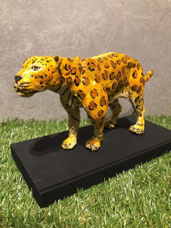 ESTATUETA ONÇA PINTADA
