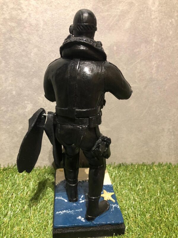 ESTATUETA MERGULHADOR MILITAR - Imagem 3