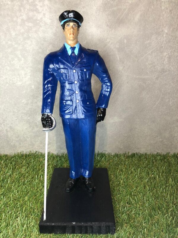 ESTATUETA AERONÁUTICA COM ESPADA